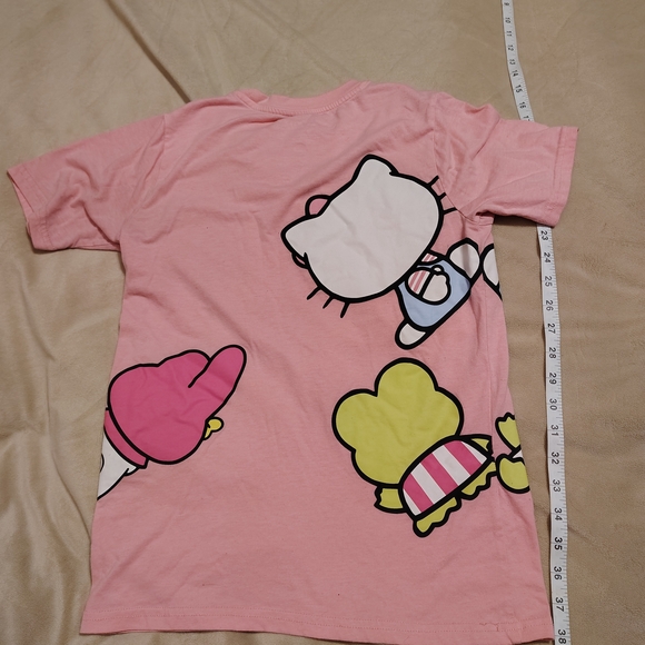 Hello Kitty & Friends 5-Piece Clothing Bundle - Shirts & Biker Shorts - Picture 2 of 10